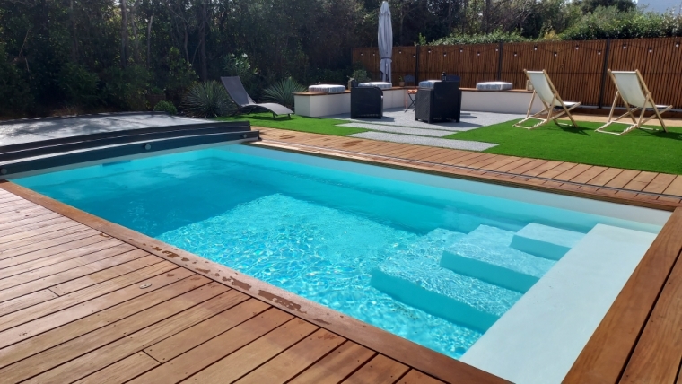 Installation de coque polyester , Angoulême, Azur Piscine & Spa